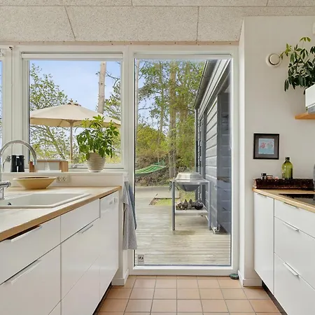 Cozy Low-energy With Sea Views Ørsted