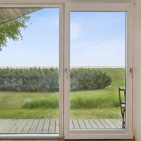 Cozy Low-energy With Sea Views *